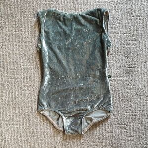 Lucky Leo Size Medium Mint Green Crushed Velvet Leotard